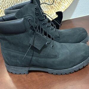 Timberland Black Nubuck 6-Inch Lace-Up Boots